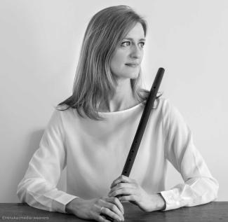 Renaissance flutist Amanda Markwick